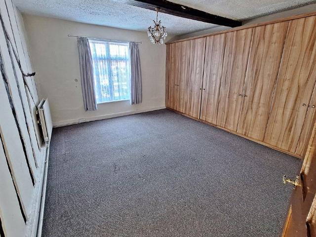 House for sale in Barton-le-clay, Bedfordshire