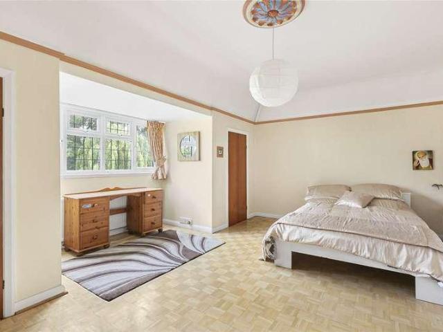 House for sale in Hadley Wood, Greater London