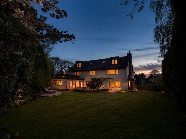House for sale in Cheadle Hulme, Greater Manchester