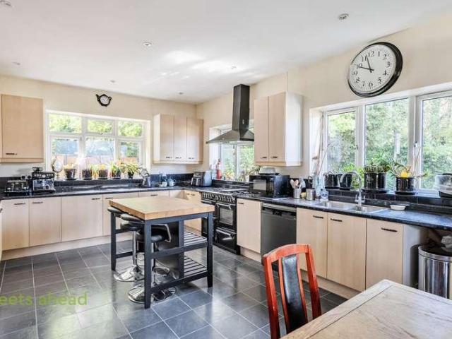 House for sale in London Borough of Croydon, Greater London