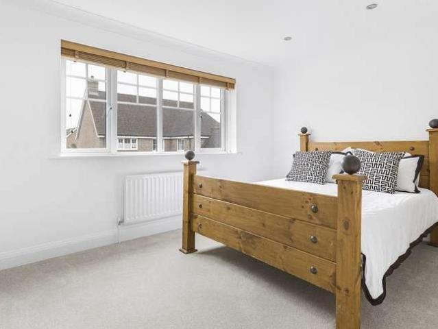 House for sale in Windsor, Cox Green