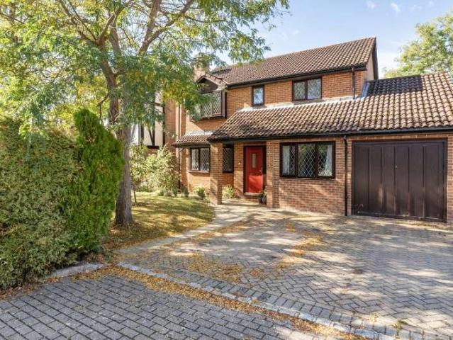House for sale in Windlesham, Surrey Heath