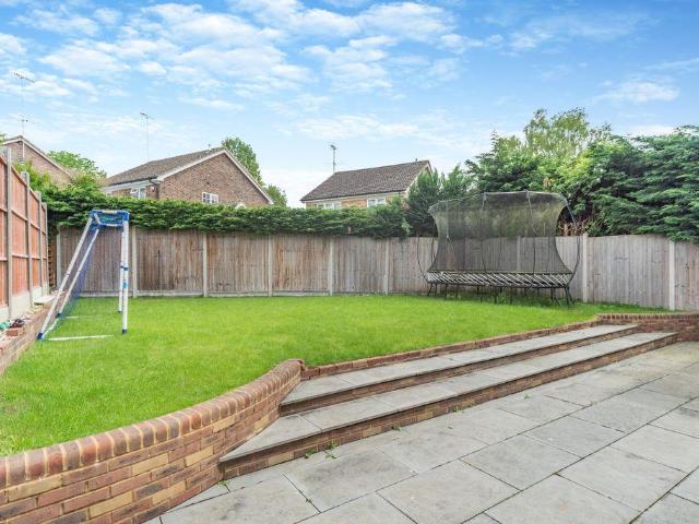 House for sale in Heol-las, Surrey