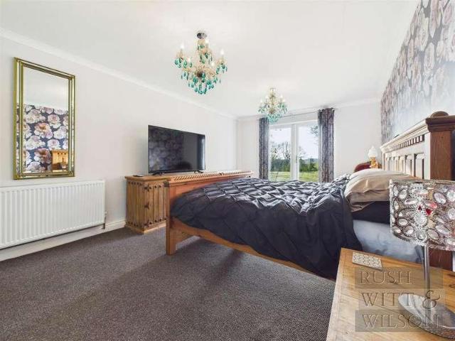 House for sale in Heathlands, East Sussex