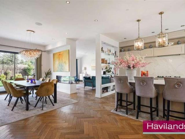 House for sale in Winchmore Hill, Palmers Green