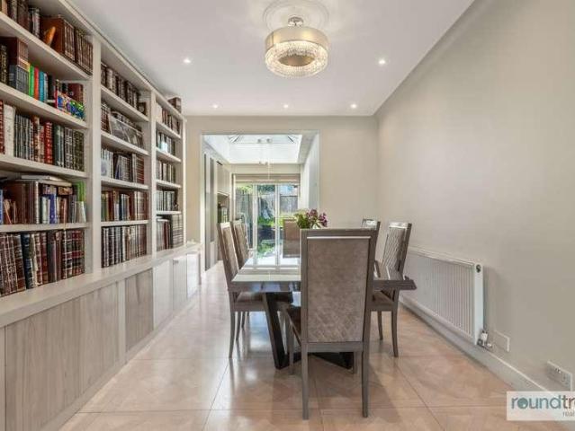 House for sale in Temple Fortune, Greater London