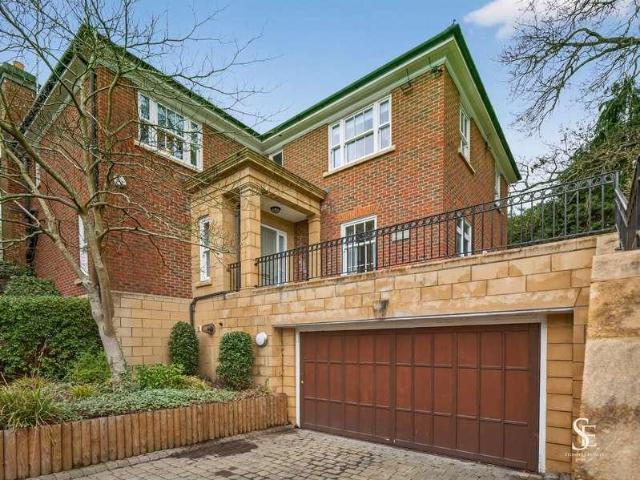 House for sale in Sunningdale