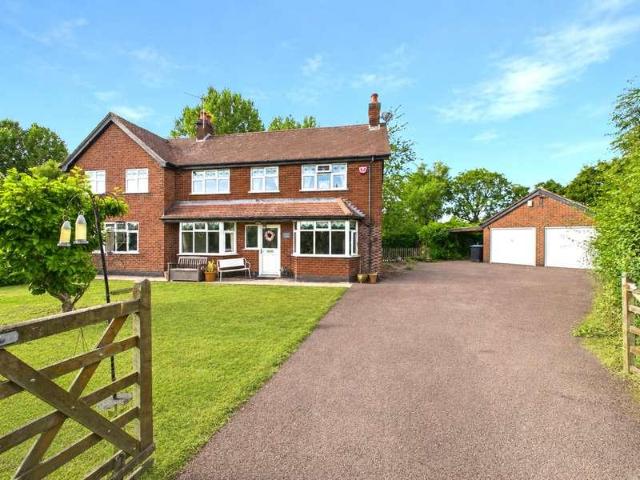 House for sale in Froggatt, East Midlands