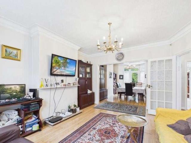House for sale in Temple Fortune, Greater London