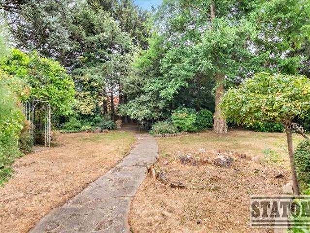 House for sale in Greater London