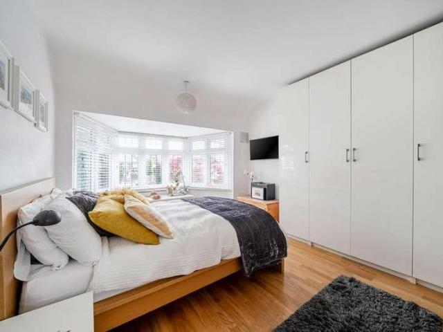 House for sale in Royal Borough of Kingston upon Thames, Greater London