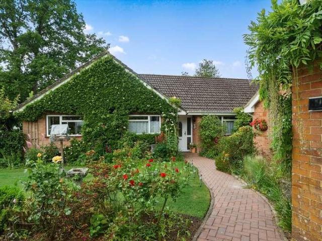 House for sale in Lindford, East Hampshire