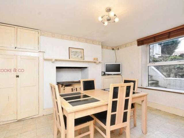 House for sale in Upton, Acol