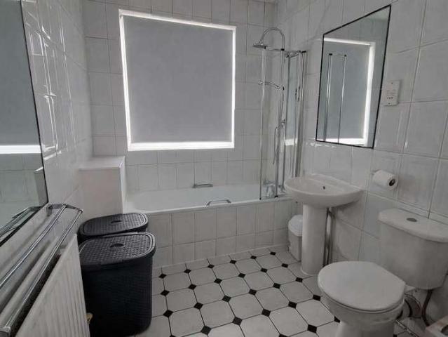 House for sale in Temple Fortune, Greater London