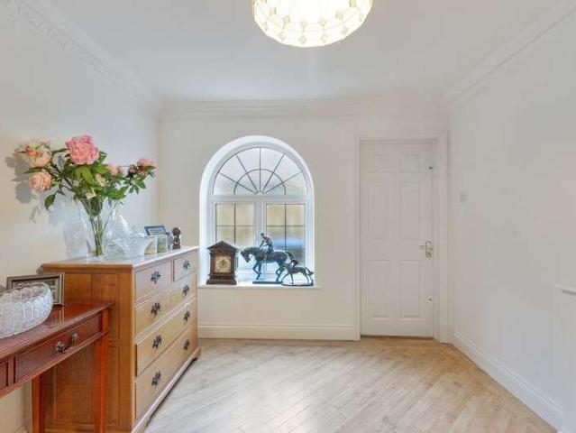 House for sale in Farnham Common, Buckinghamshire