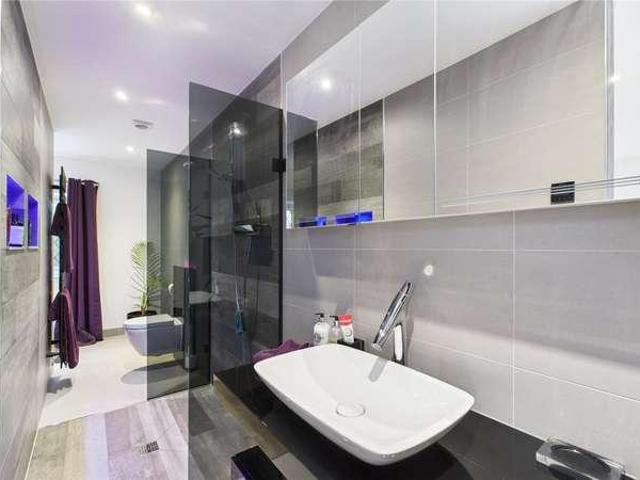 House for sale in Lightwater, Surrey Heath