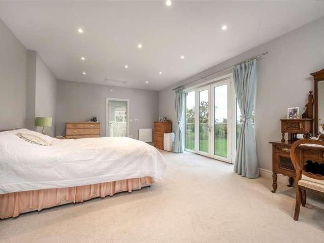 House for sale in Barton In Fabis, East Midlands