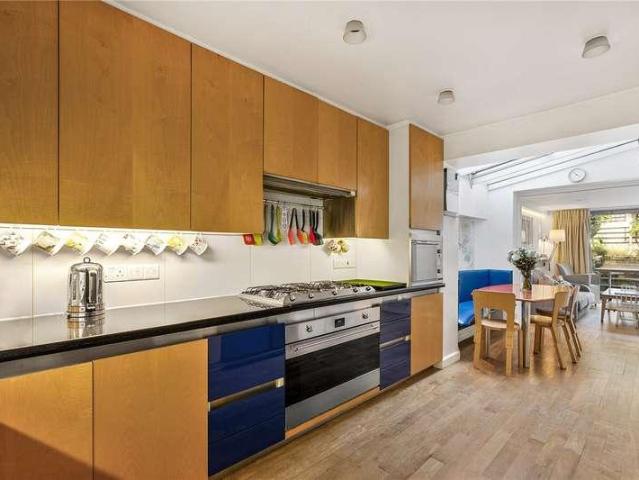 House for sale in Royal Borough of Kensington and Chelsea, Greater London