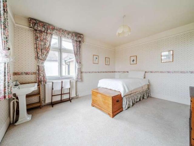 House for sale in Cranleigh, Waverley