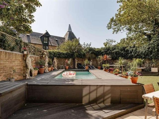 House for sale in Acol, Kent