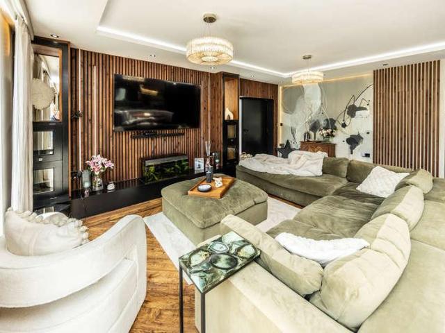 House for sale in Woodhouse, Brighouse