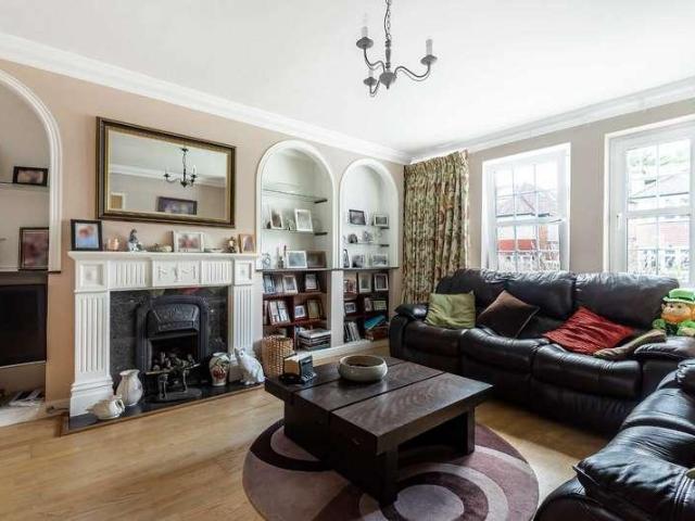 House for sale in Woodside Park, Greater London