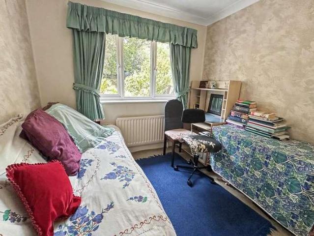 House for sale in Holdenhurst, Bournemouth
