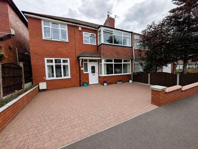 House for sale in Pendock, Greater Manchester