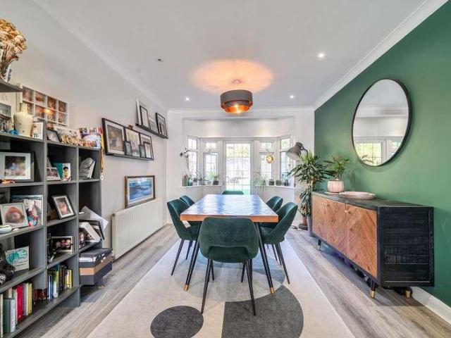 House for sale in Little Stanmore, Greater London