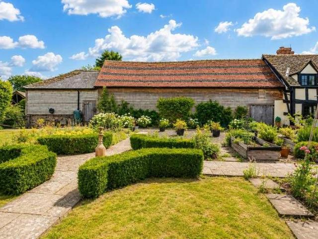 House for sale in Pembridge
