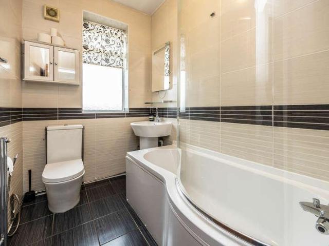 House for sale in Thornton Lodge, Huddersfield