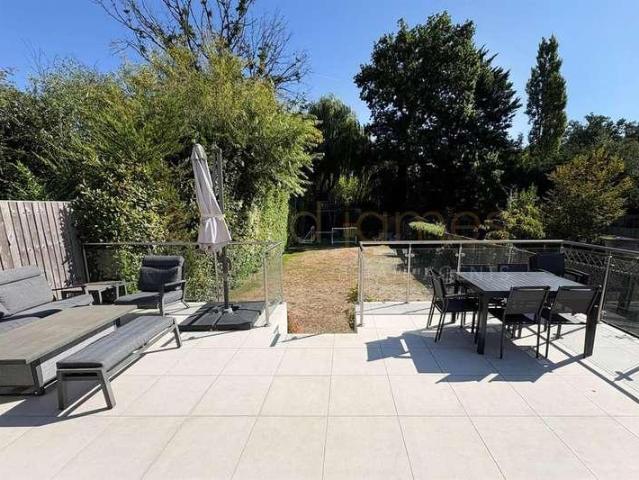 House for sale in Mill Hill, Greater London