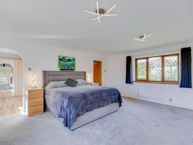 House for sale in Pont-y-Clun, Brynsadler