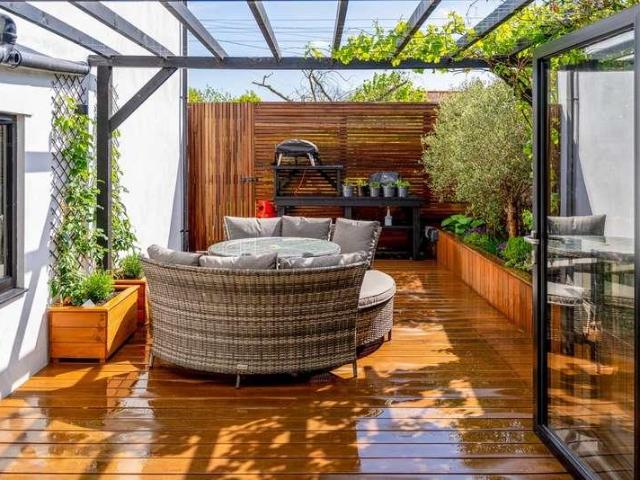 House for sale in Chipping Hill, Essex