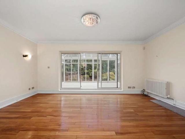 House for sale in Swiss Cottage, Greater London