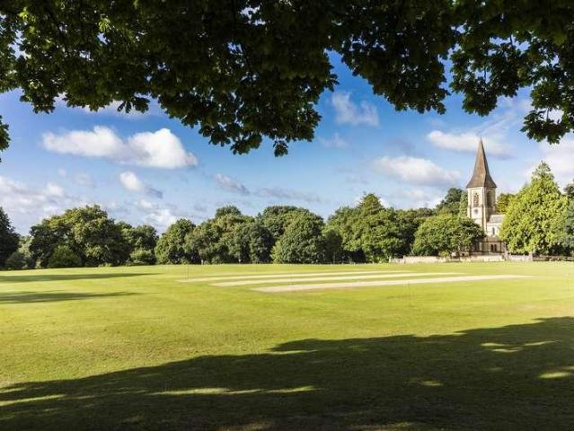 House for sale in Southborough, Sandown Park