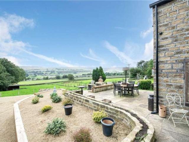 House for sale in Upper Marsh, Bradford