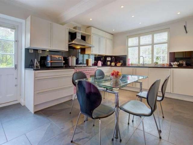 House for sale in Hampstead Garden Suburb, Greater London