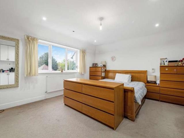 House for sale in Thorpe, Row Town