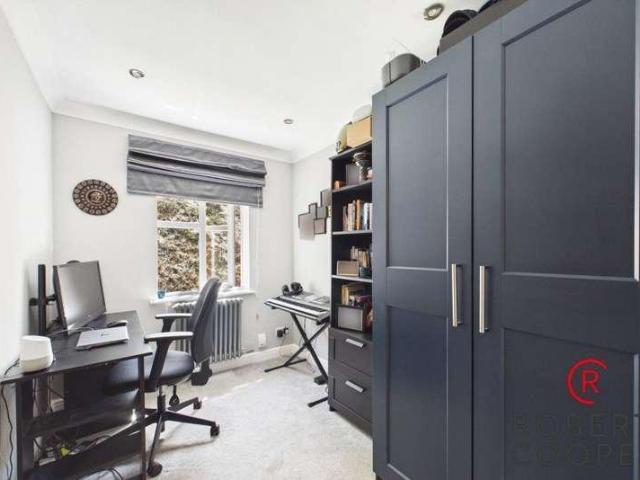 House for sale in Greater London