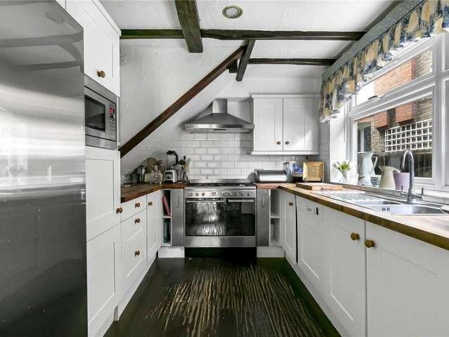 House for sale in Bush Hill Park, Greater London