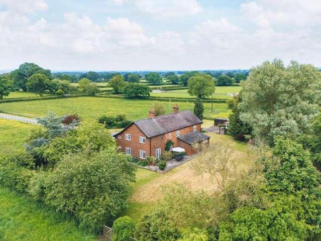 House for sale in Maelor South, Wales