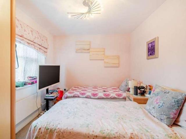 House for sale in Little Stanmore, Greater London