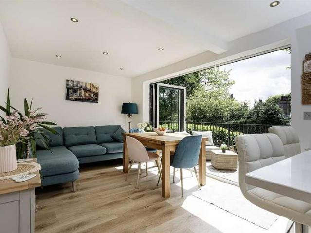 House for sale in Westwood Park, Queensbury
