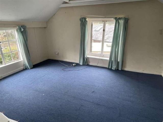 House for sale in Fossebridge, Gloucestershire