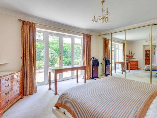 House for sale in Medmenham, Buckinghamshire