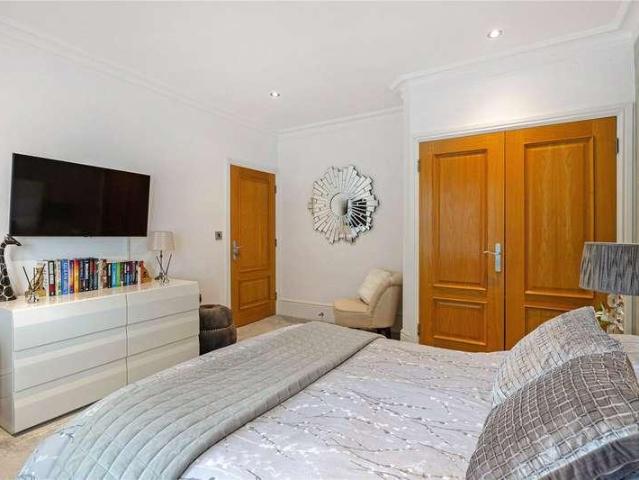 House for sale in London Borough of Barnet, Greater London