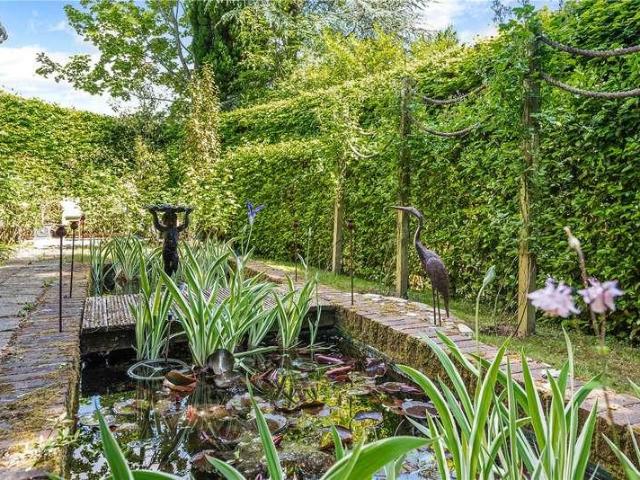 House for sale in Sleepers' Hill, Hampshire