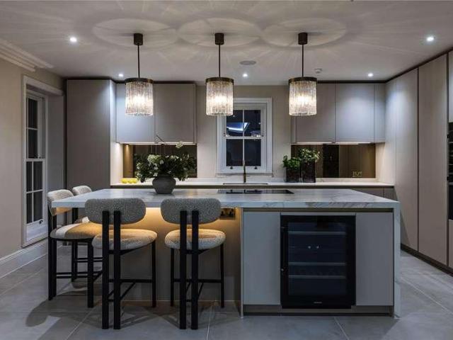 House for sale in Lower Green Esher, Blackhills
