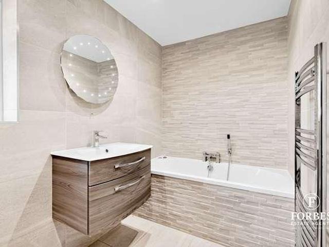 House for sale in Clayton Green, Andertons Mill